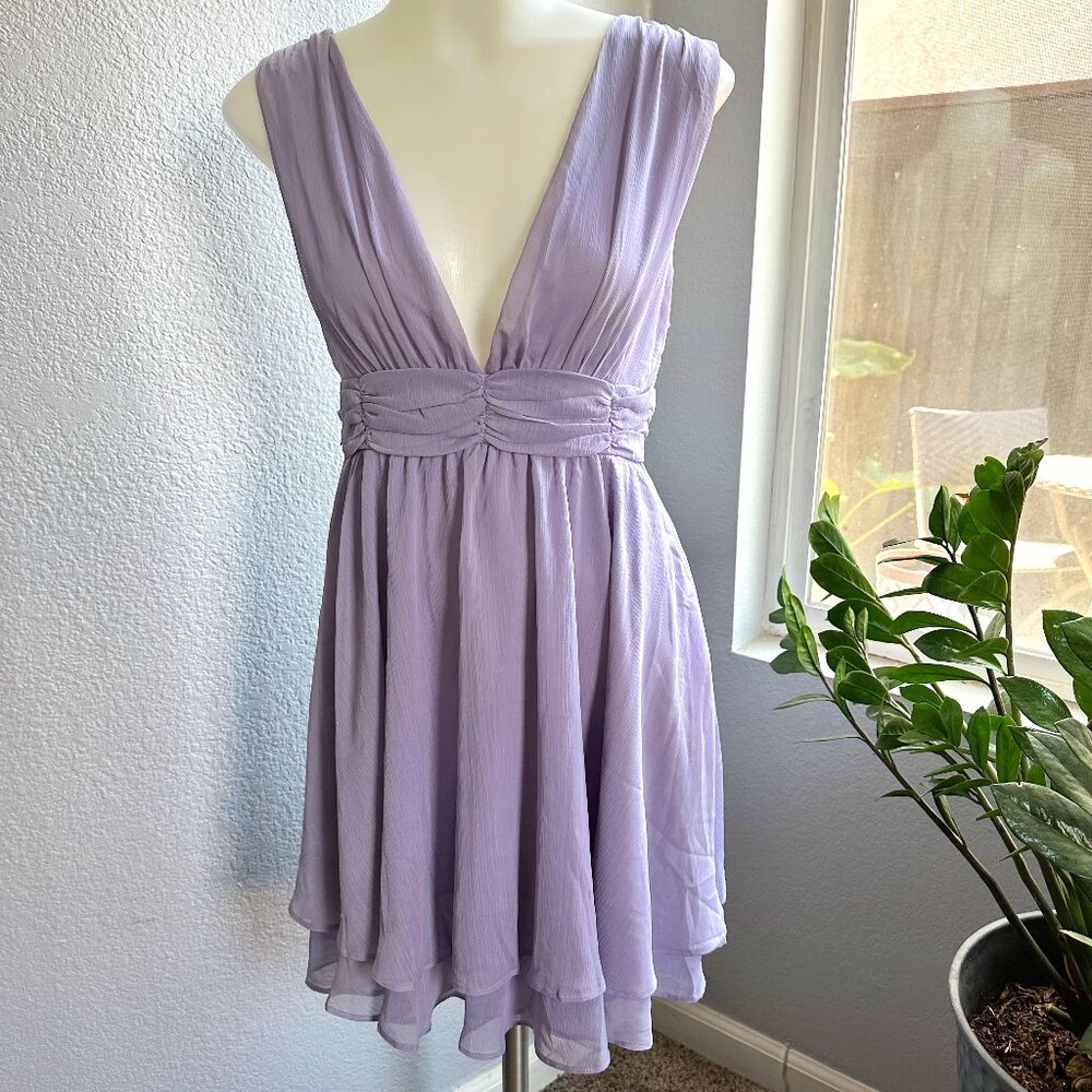 Lavender Chiffon Sleeveless Deep Plunge Mini Dress - Size Large